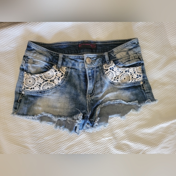No Boundaries Blue Jean Shorts with White Lace Accents - Picture 1 of 2